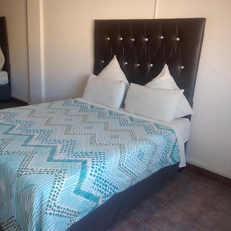 Tassili Lodge Kempton Park Exterior photo
