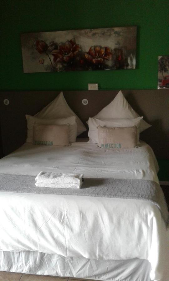 Tassili Lodge Kempton Park Exterior photo