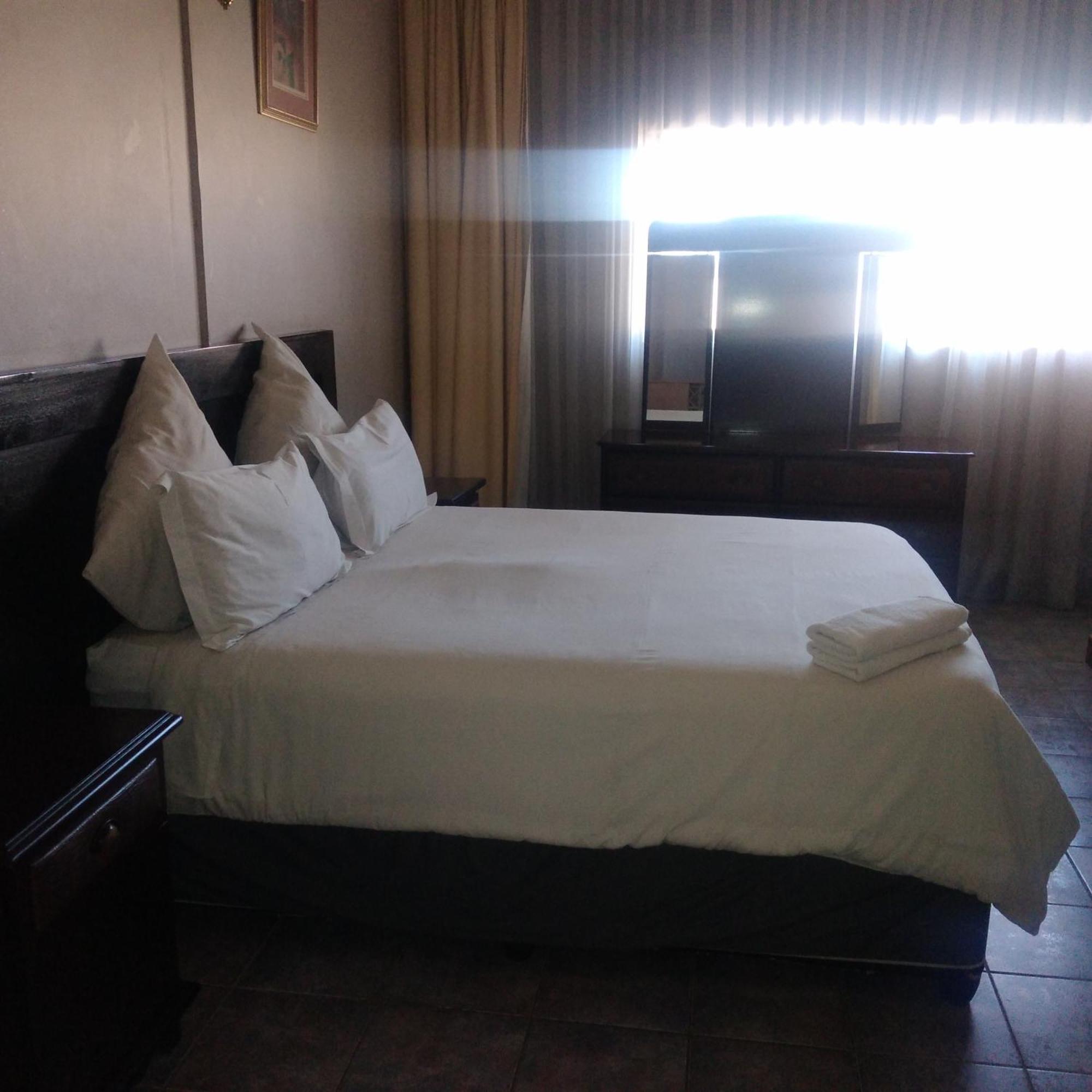 Tassili Lodge Kempton Park Exterior photo