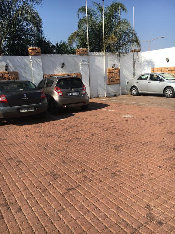 Tassili Lodge Kempton Park Exterior photo